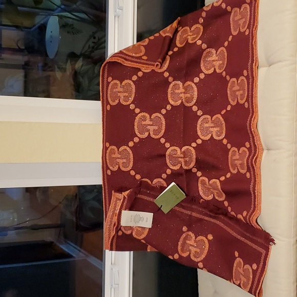 Gucci Scarf/Shawl - Picture 3 of 14